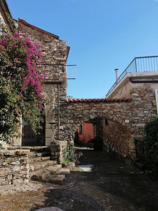 Studio Pietra E Charme Diano San Pietro Esterno foto